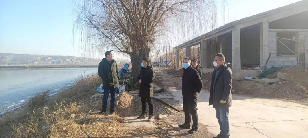 上,班,第,一天,公司,領(lǐng)導,到,一線,檢查,慰問, . 上班第一天，公司領(lǐng)導到一線檢查慰問